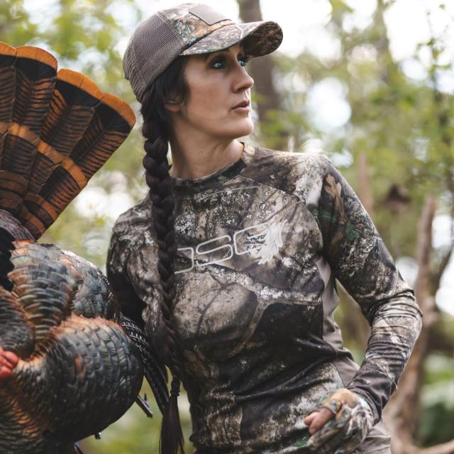 Realtree DSG Outerwear Women's Ultra Lightweight Hunting Shirt | Realtree APX