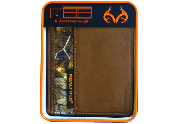 Realtree Men's Passcase Wallet With Camo Insert | Realtree EDGE