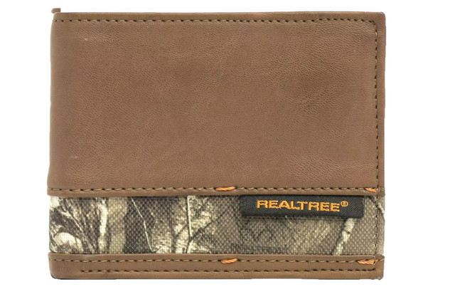 realtree Men's Passcase Wallet with Camo Insert | Realtree EDGE