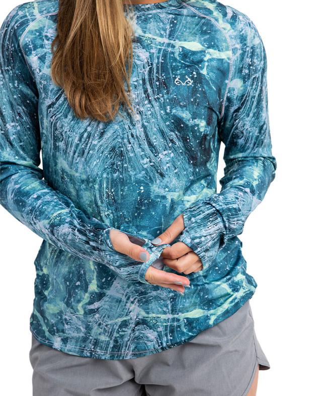 Realtree Realtree Fishing Women's Long Sleeve Performance Green Raglan Shirt | Realtree COV3