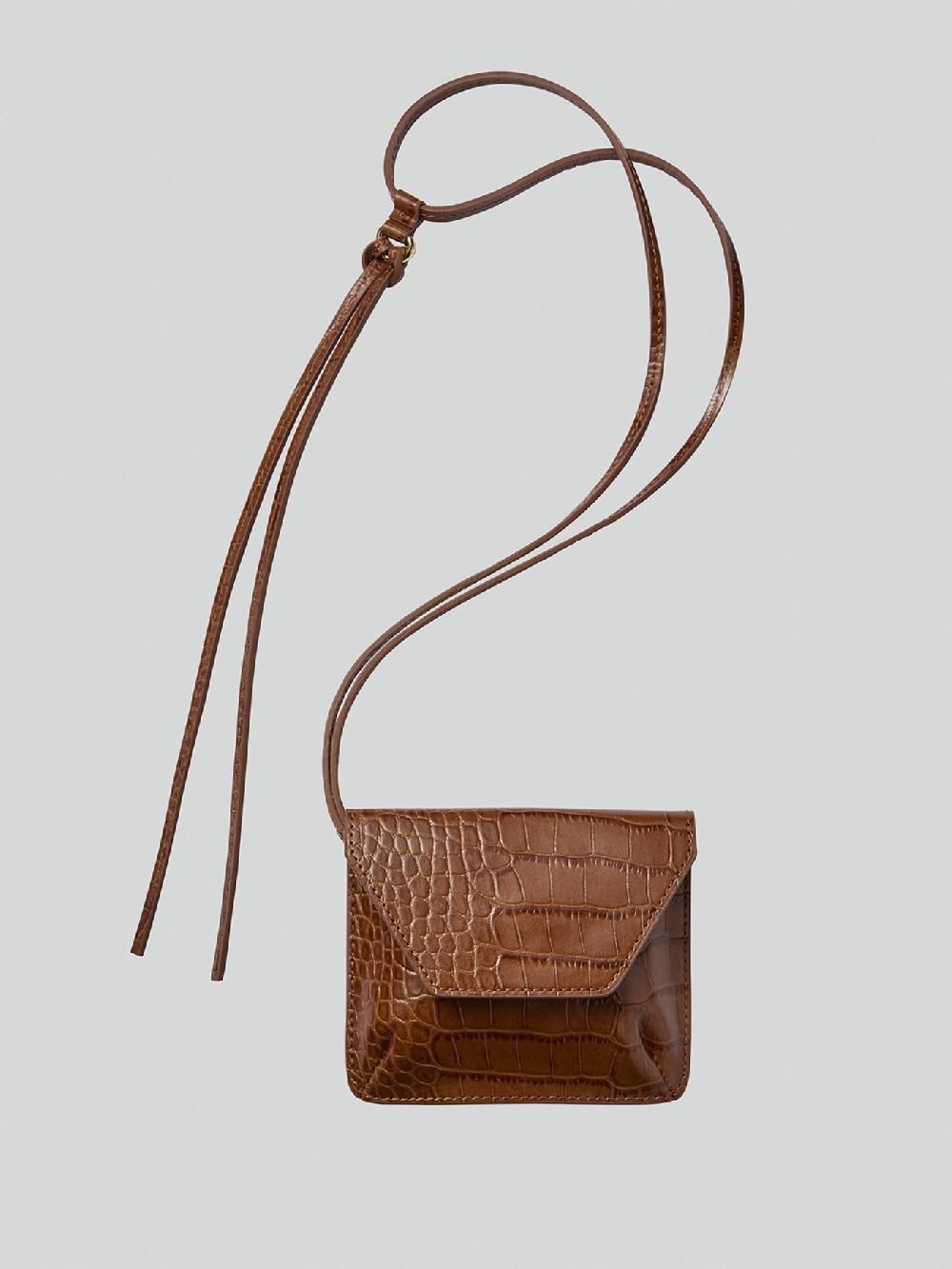 recto CROCODILE EFFECT MINI POCKET NECKLACE (VINTAGE BROWN)