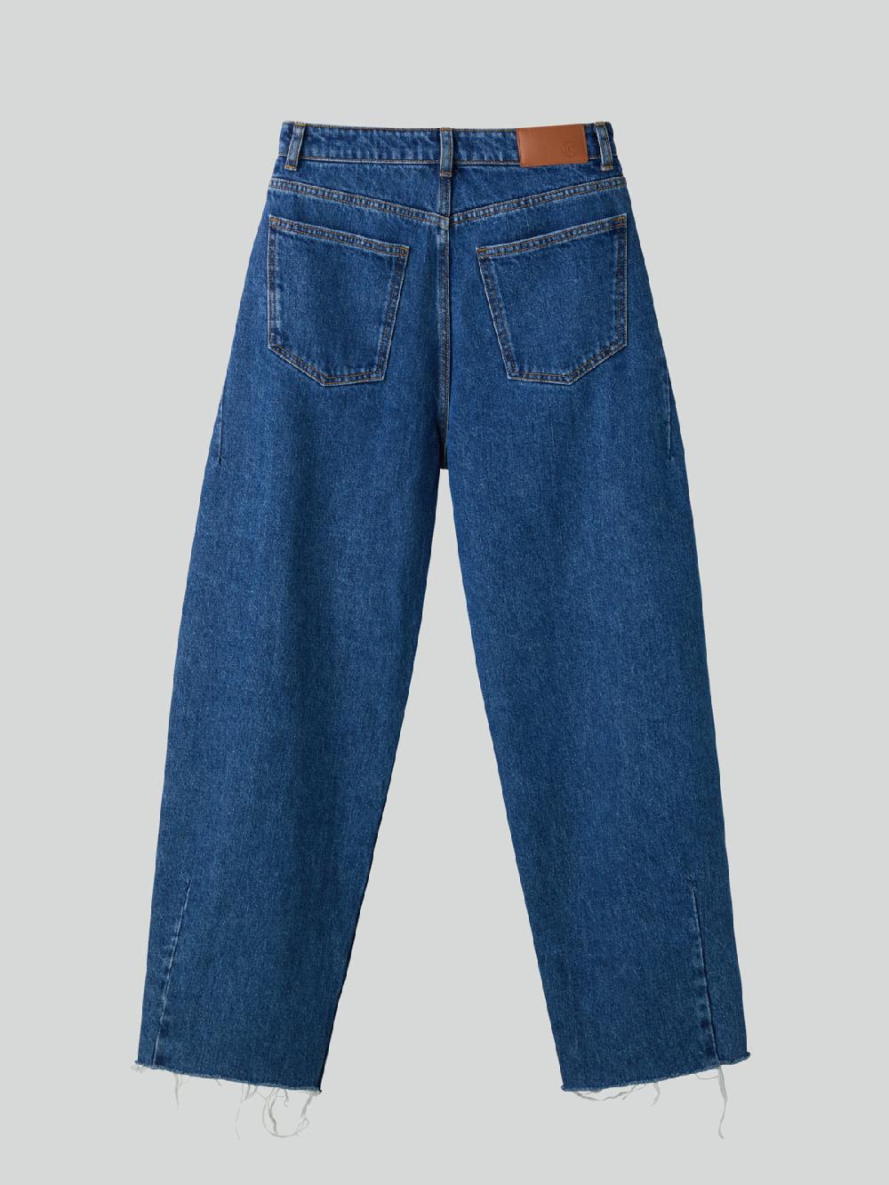 Recto 90S HIGH-RISE CURVED LEG JEANS (BLUE)