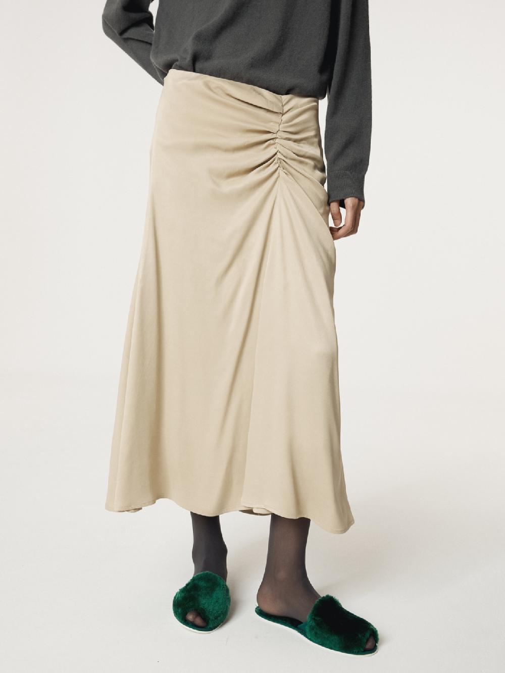 recto ASYMMETRIC SHIRRING SKIRT (LIGHT BEIGE)