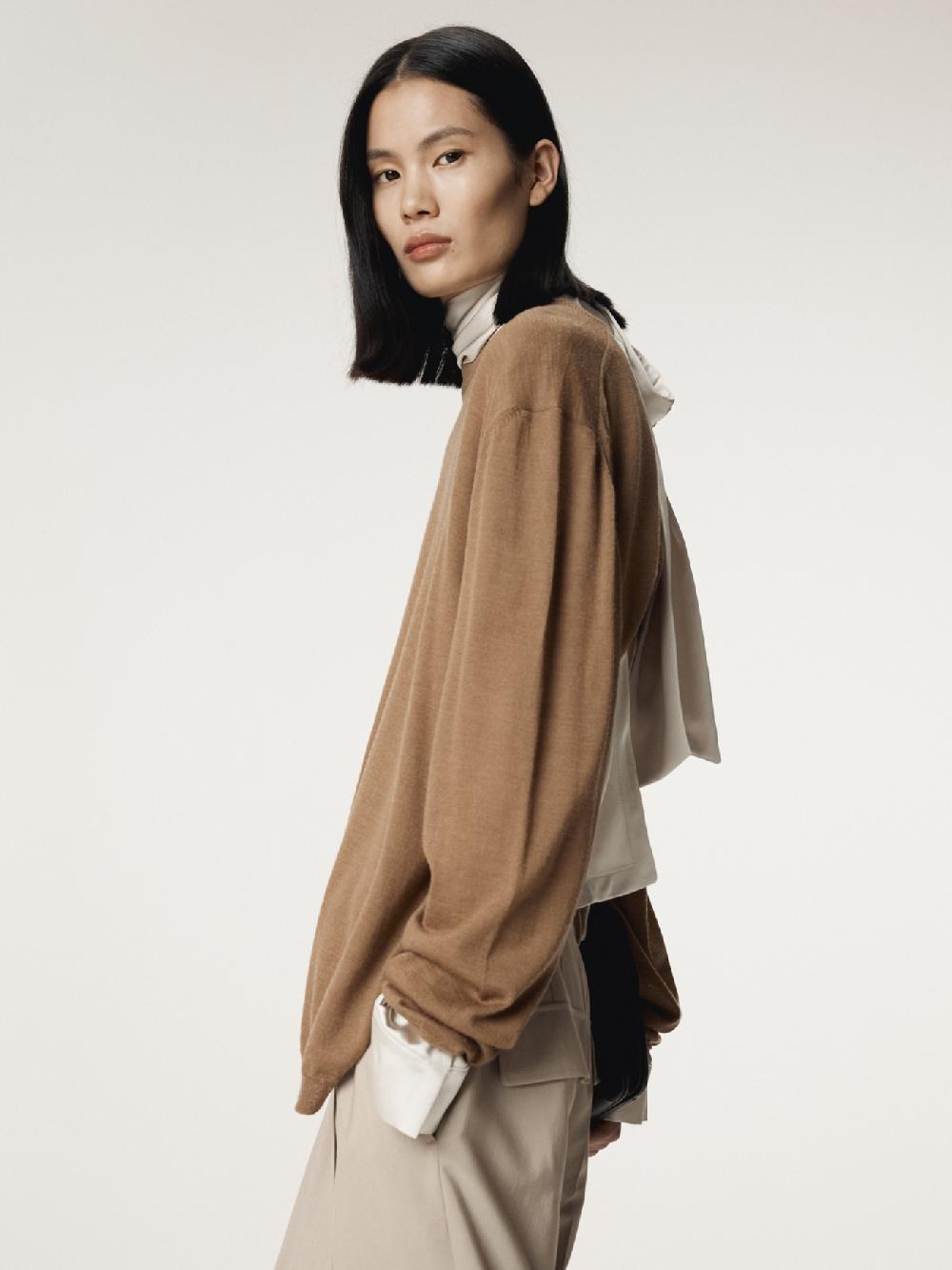 recto BACK OPEN DETAIL KNIT TOP (OCHRE)