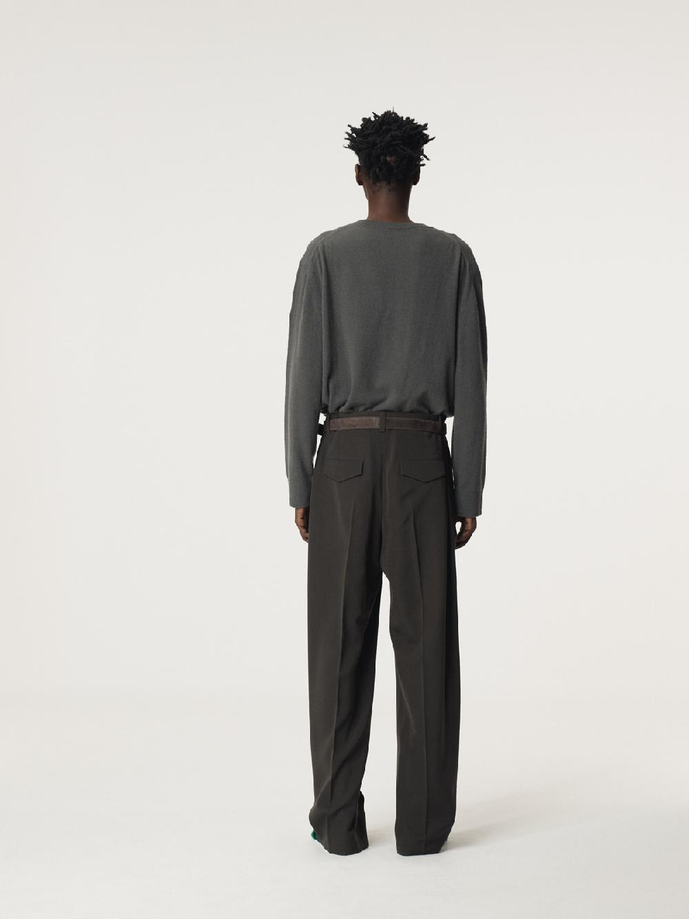 Recto CONTRAST LAYERED V-NECK KNIT TOP (TAUPE GREY)