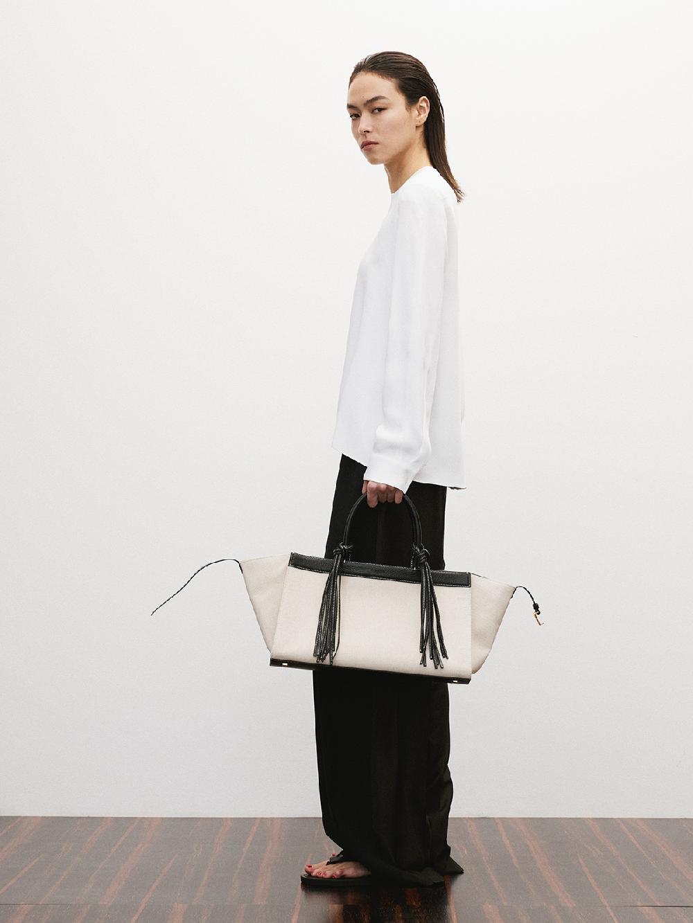 Recto CURVED SHOULDER LINE BLOUSE (OFF WHITE)