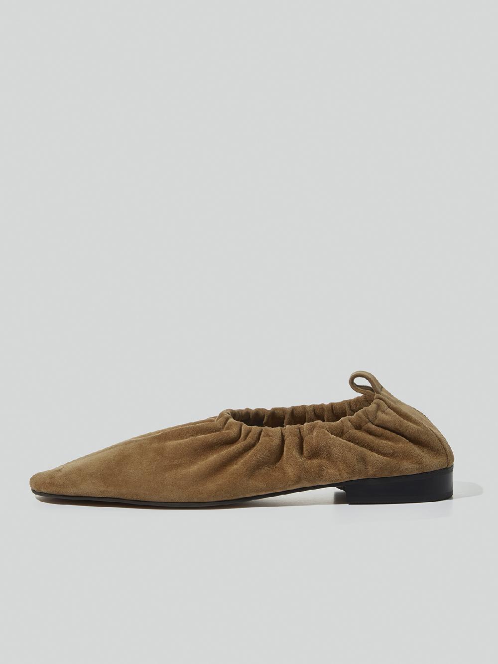 Recto GATHERED SLIP-ON SHOES IN SUEDE (TAN)