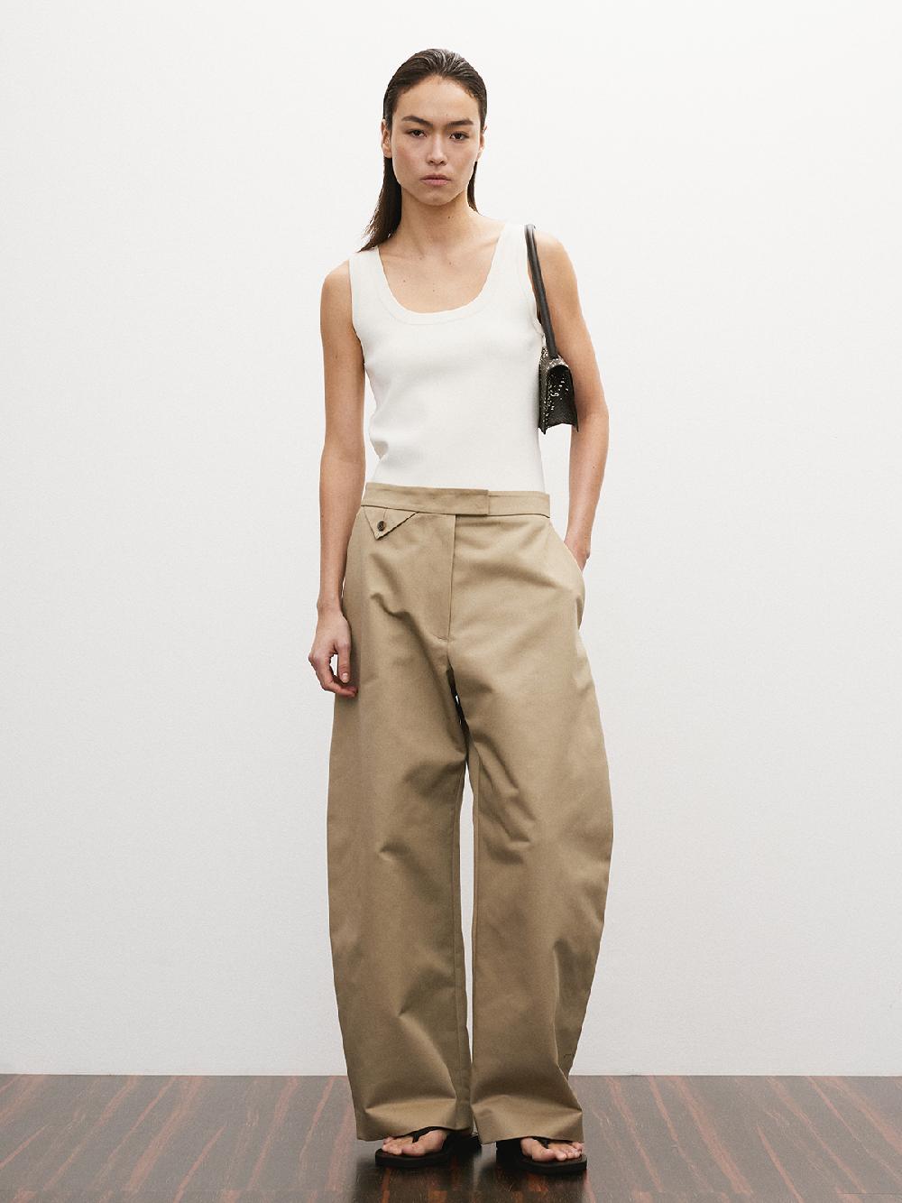 Recto HIGH-RISE CURVED LEGS PANTS (KHAKI BEIGE)