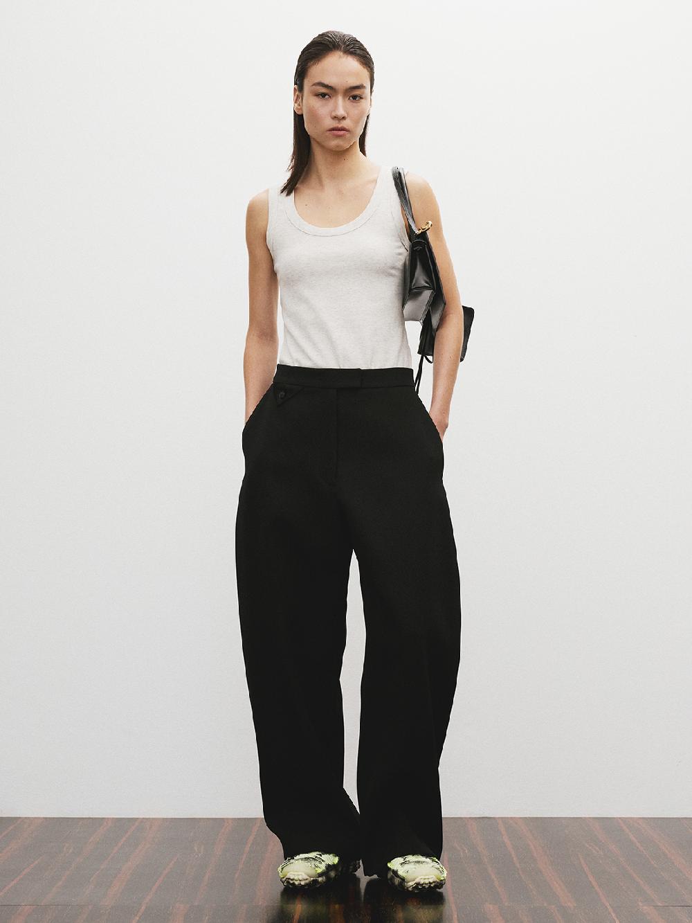 Recto HIGH-RISE CURVED LEGS WOOL PANTS (BLACK)