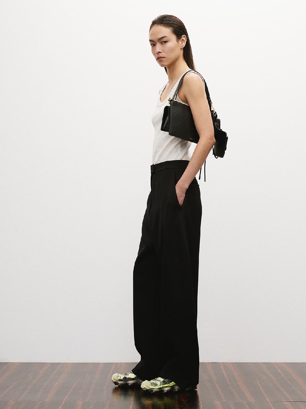 Recto HIGH-RISE CURVED LEGS WOOL PANTS (BLACK)