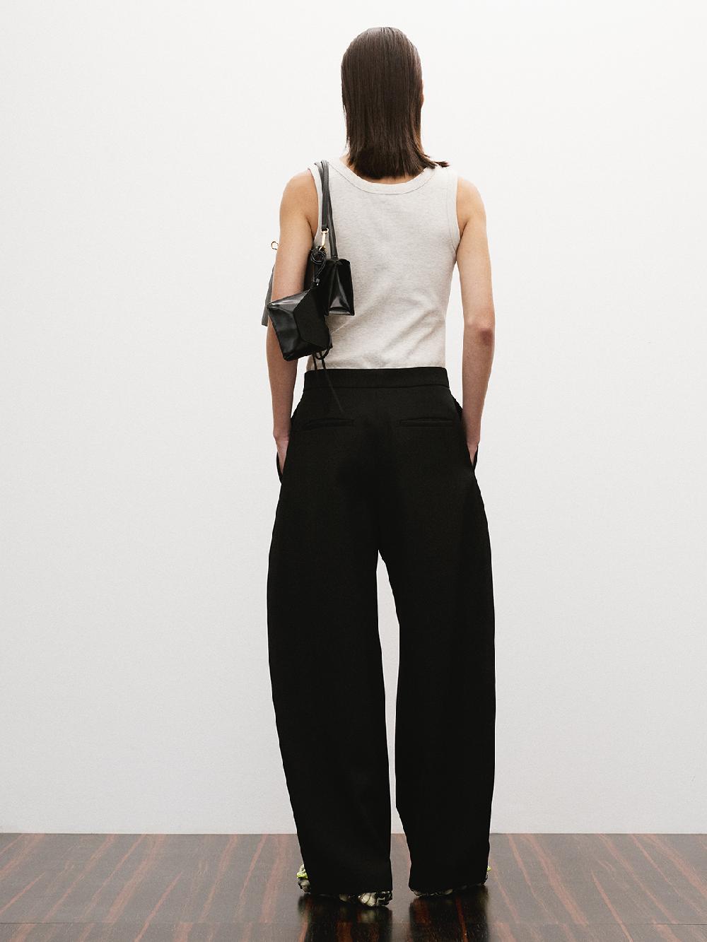 Recto HIGH-RISE CURVED LEGS WOOL PANTS (BLACK)