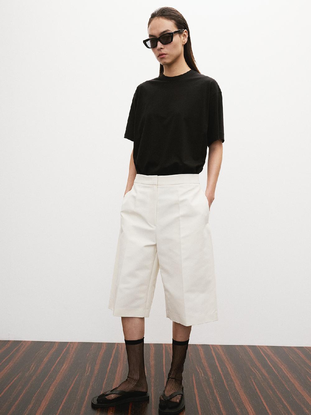Recto PIN TUCKED DETAIL VERMUDA PANTS (ECRU)
