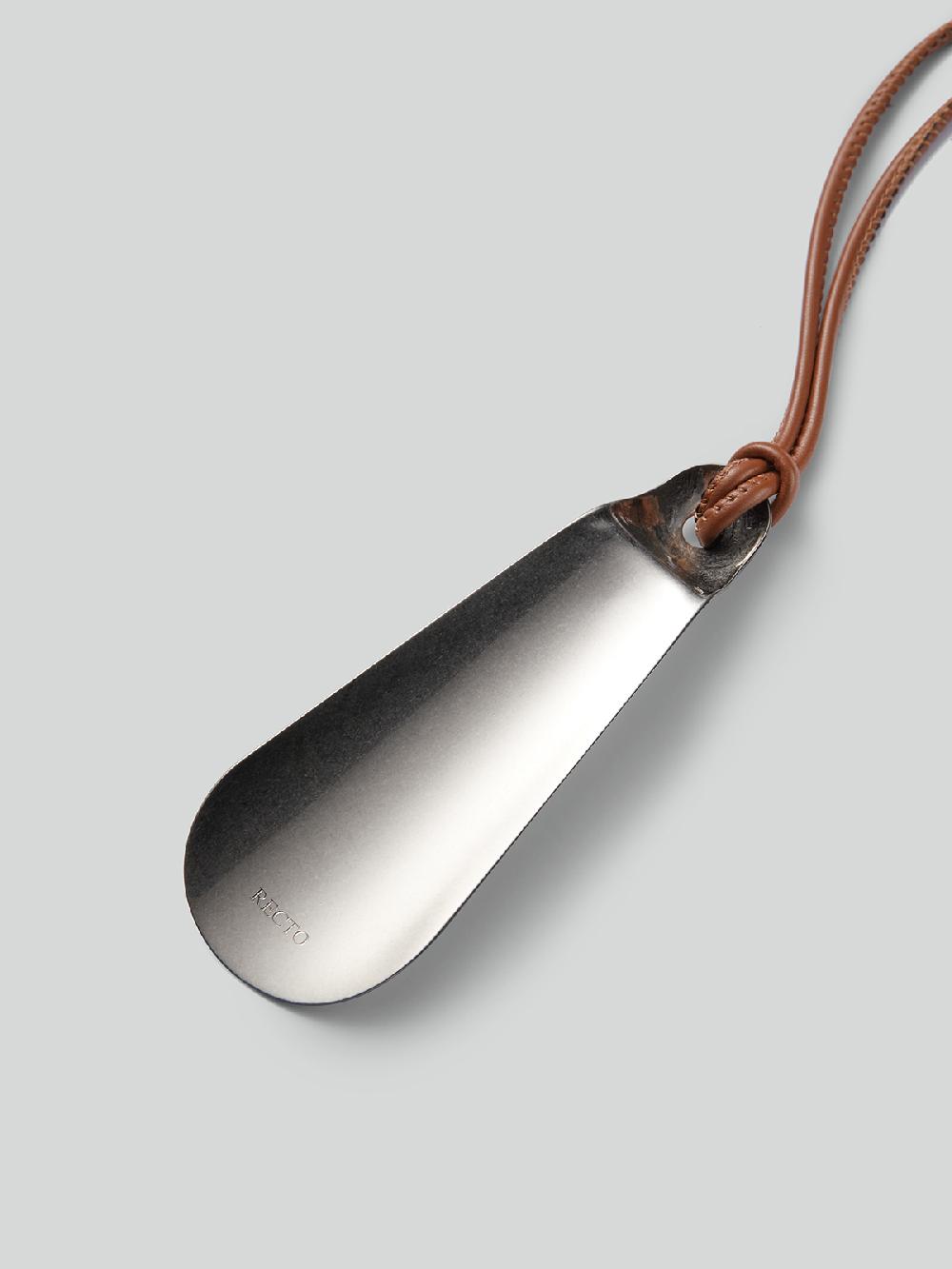 Recto SHOEHORN NECKLACE (VINTAGE BROWN)