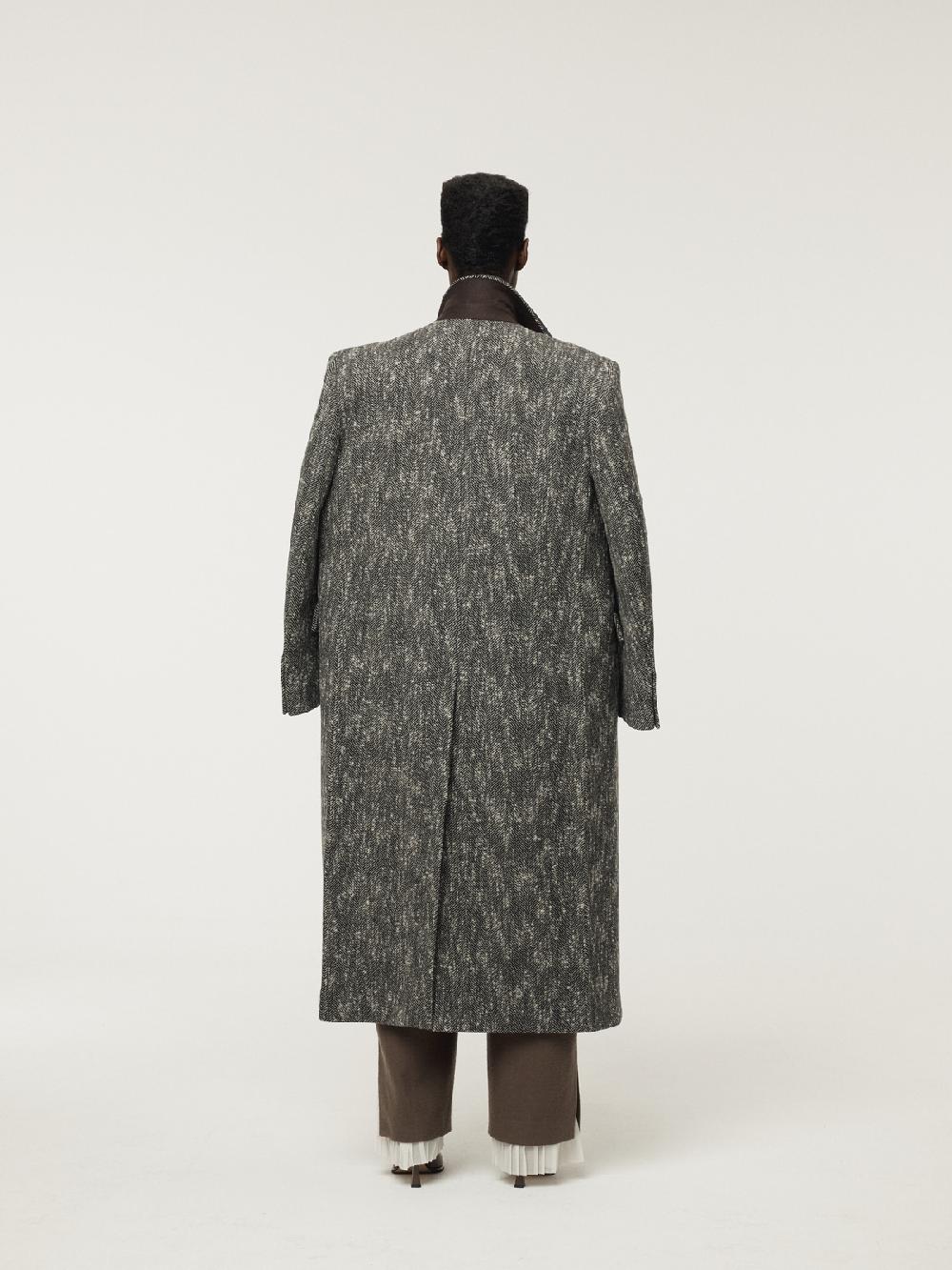 Recto SLEEVE CREASE HERRINGBONE COAT (BLACK)