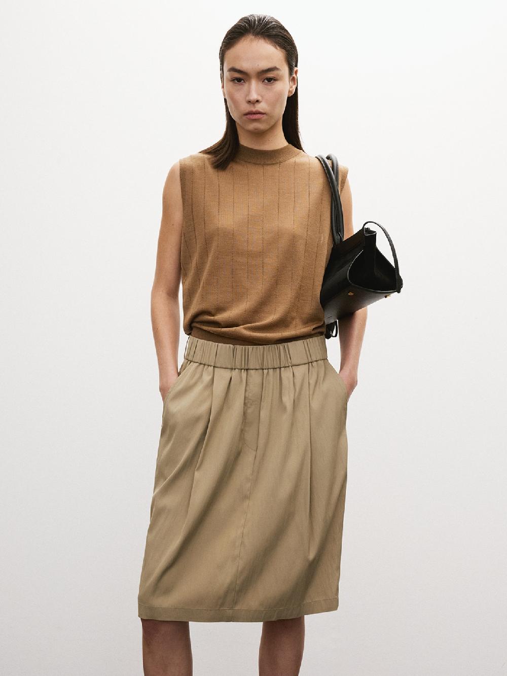 recto SLEEVELESS BOLD RIBBED SHEER KNIT TOP (OCHRE)