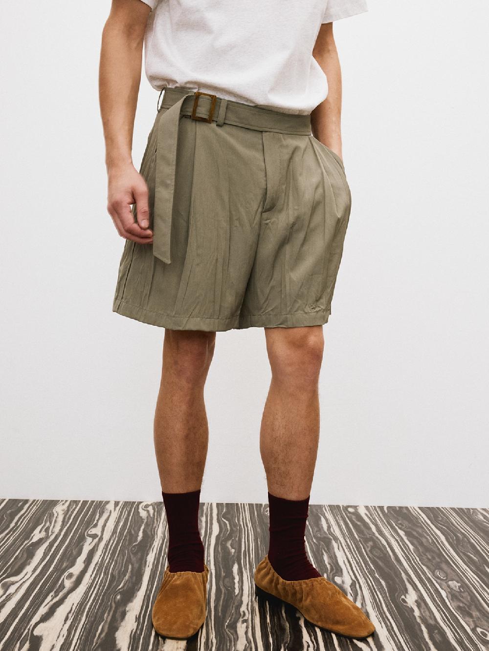 recto WRINKLE DETAIL BELTED SHORTS (DARK KHAKI)