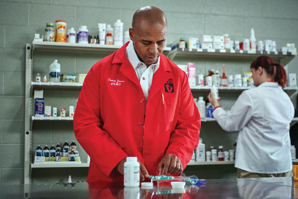 Red Kap Men's Lapel Counter Coat