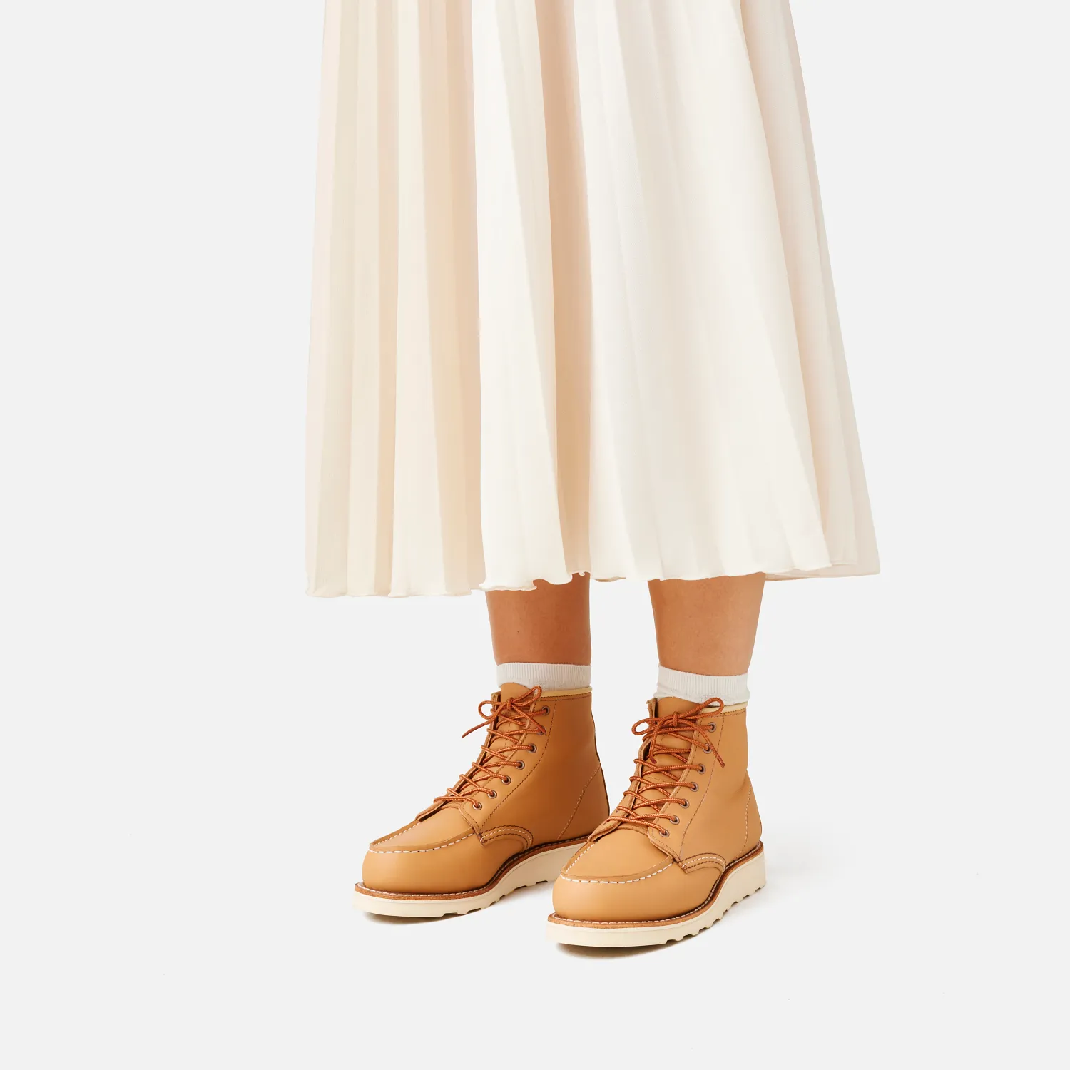 Red Wing Shoes Classic Moc® Women's Short Boot In Tan Boundary Leather