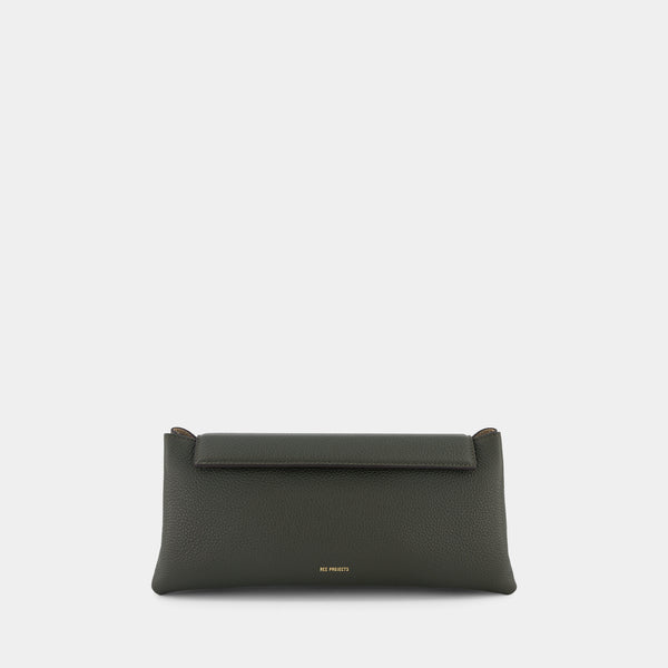 ree projects ELIEZE CLUTCH - PEBBLE GRAIN - DEEP MOSS