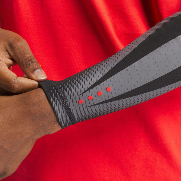 Reebok Classics Men's ERS Performance Compression Sleeve