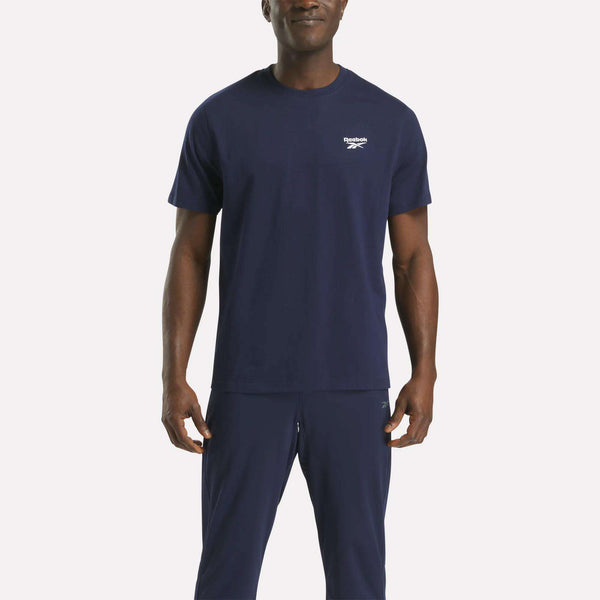 reebok classics Men's Small Logo Crewneck Short Sleeve T-Shirt