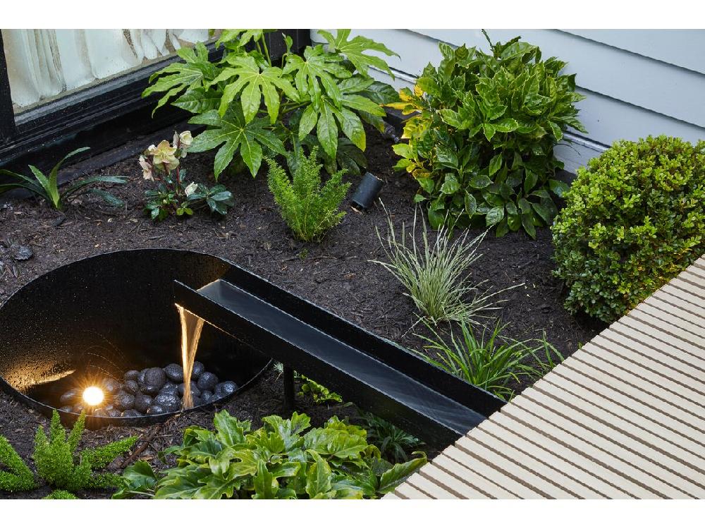 Reece Turbo Adjustable Spike Light Black