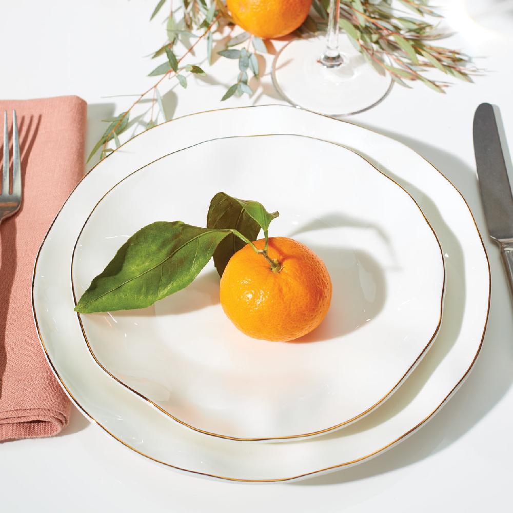 Reed & Barton Blue Bay White 18-Piece Dinnerware Set