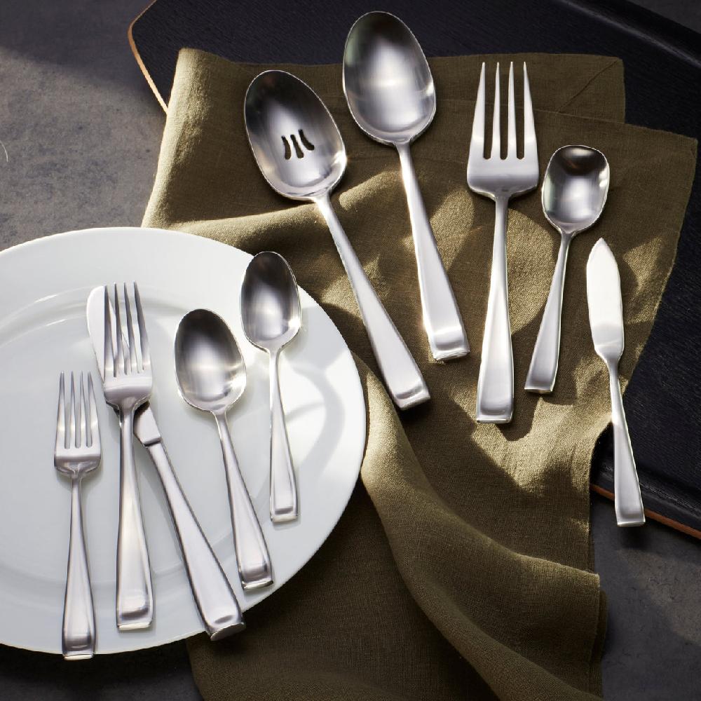 Reed & Barton Moda Satin 65 Piece Flatware Set