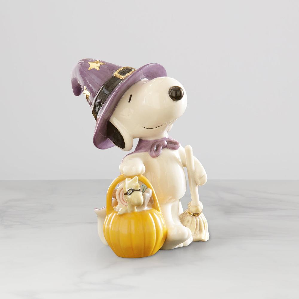 reed & barton Snoopy Bewitching Treats Figurine