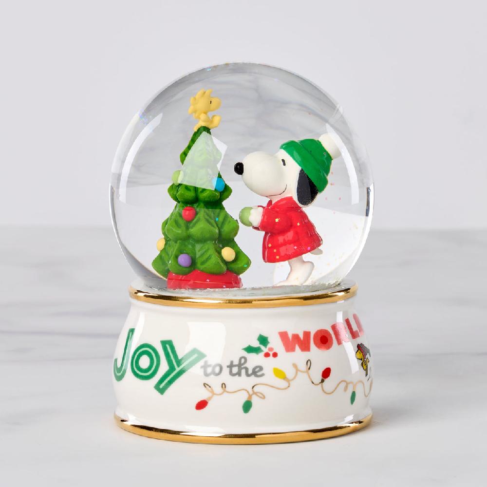 reed & barton Snoopy Snow Globe