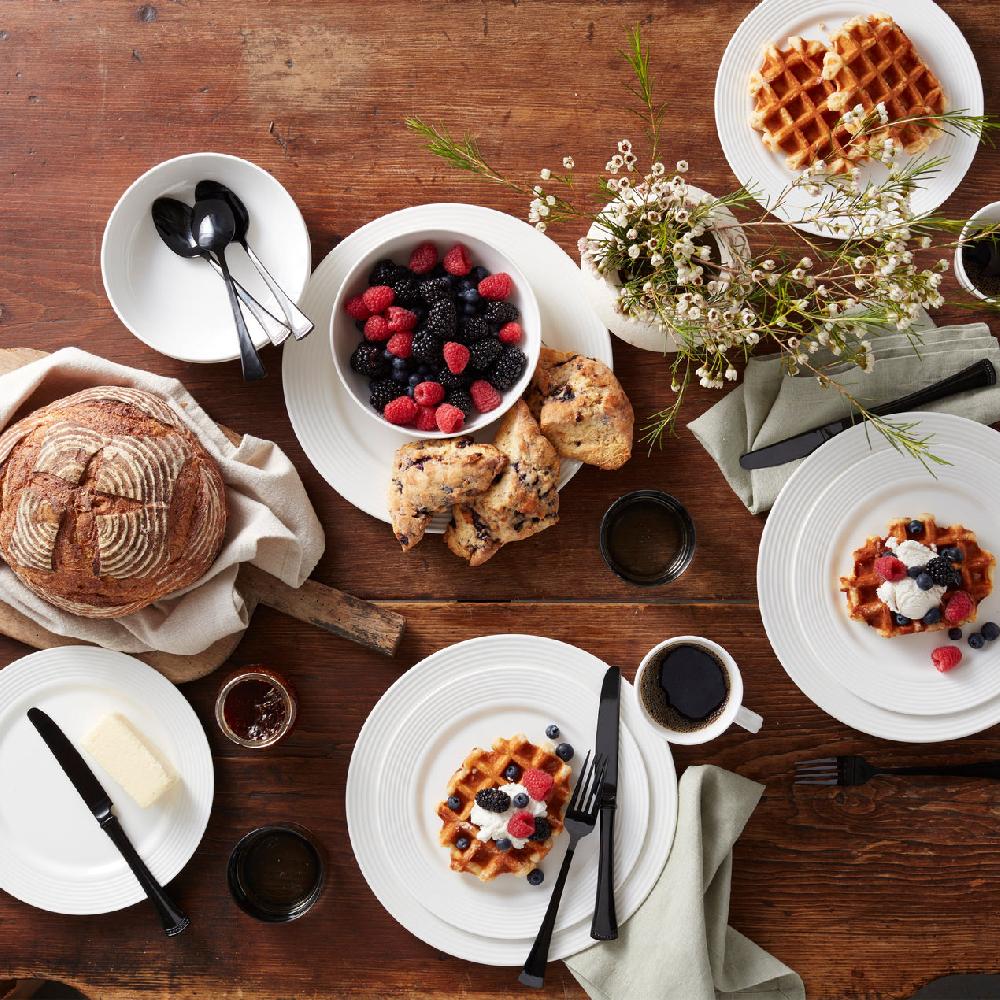 Reed & Barton Tin Can Alley Seven Degree 4-Piece Place Setting