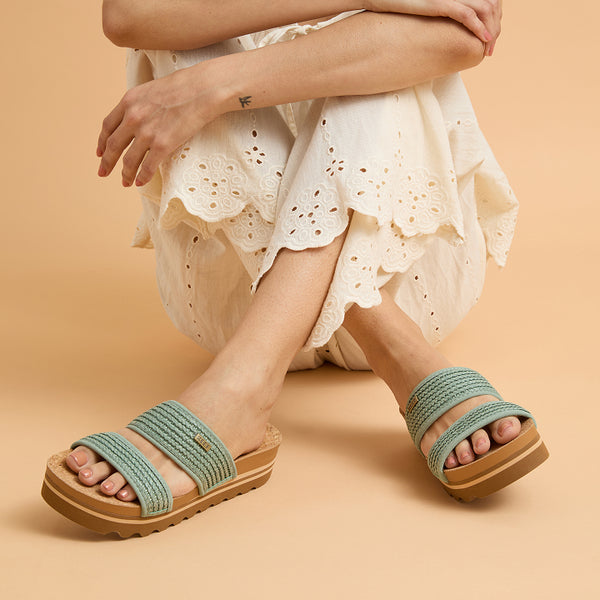 Reef Find Your Vista Cushion Vista Hi Frosty Raffia