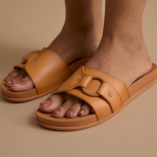 Reef Flat Sandals & Flip Flops Vista Soho Cruz Natural