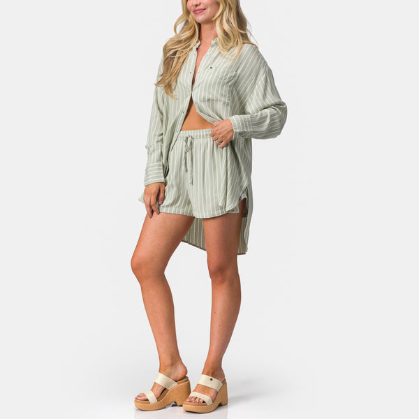 Reef Vacation Mode: Activated Sandy Stripe Short Desert Sage