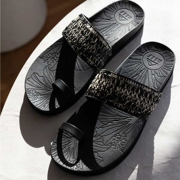 Reef Women's Arch Support Styles Flora Cruz Black Floral