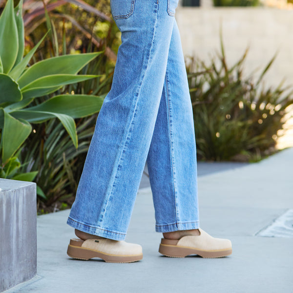 Reef Women's Clogs And Mules Vista Skye Natural Raffia