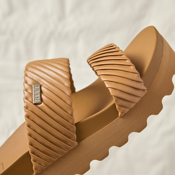 Reef Women's Limited Drops Cushion Vista Hi Tan Puffy