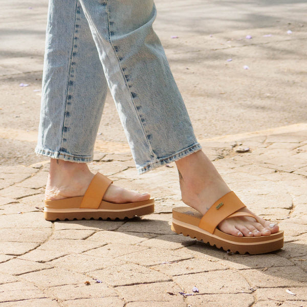 Reef Women's Slip-On Sandals Cushion Sol Hi Natural