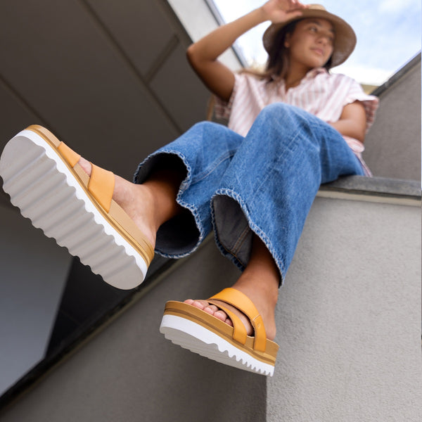 Reef Women's Slip-On Sandals Cushion Vista Hi Natural