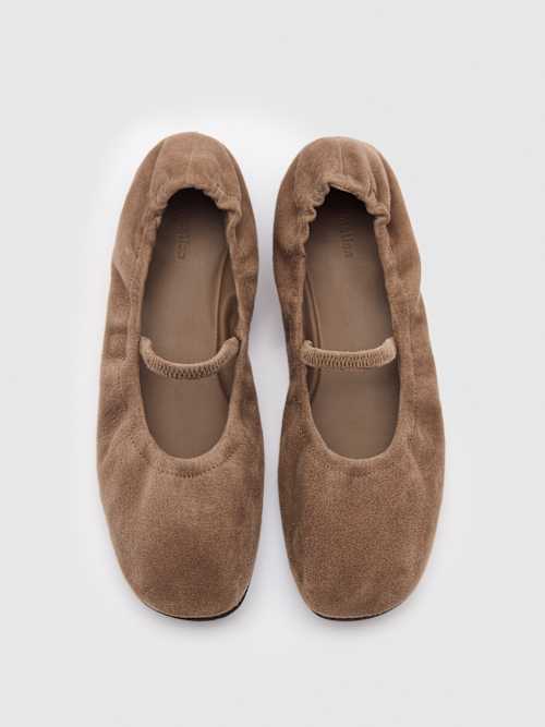 Reformation Buffy Ruched Ballet Flat Farro Suede