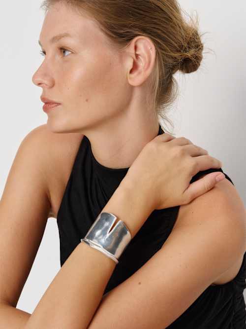 Reformation Gertrude Cuff