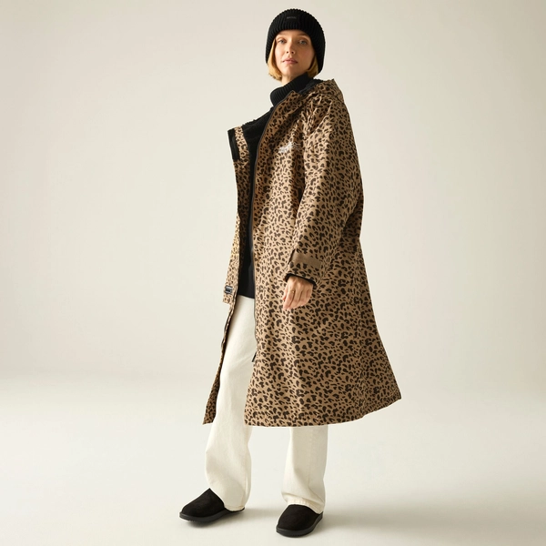 Regatta Adult Waterproof Changing Robe | Abstract Leopard Spot