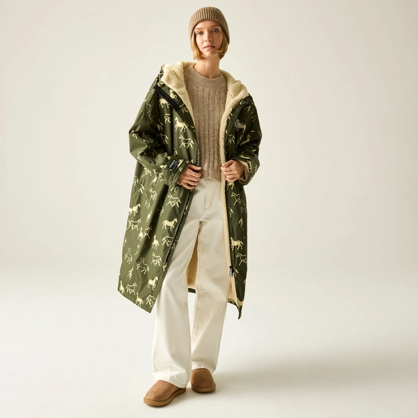 Regatta Adult Waterproof Changing Robe | Dark Khaki Horses