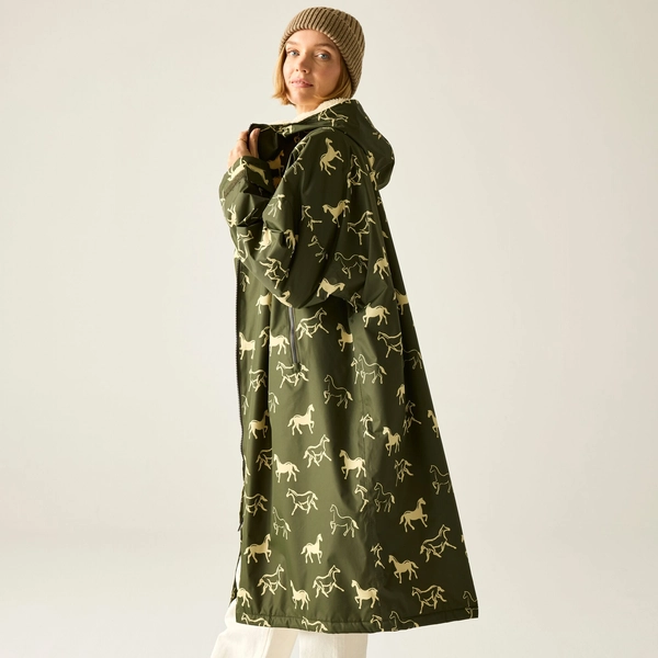 Regatta Adult Waterproof Changing Robe | Dark Khaki Horses
