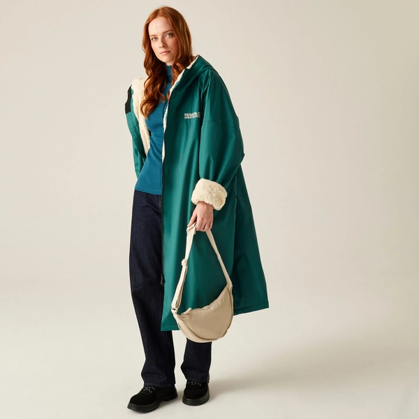Regatta Adult Waterproof Changing Robe | Mediterranean