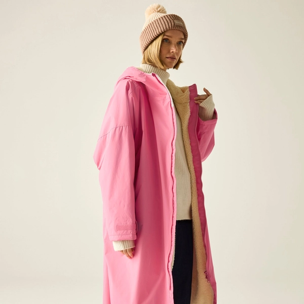 Regatta Adult Waterproof Changing Robe | Pink Lemonade