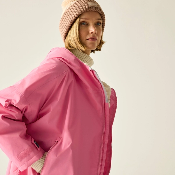 Regatta Adult Waterproof Changing Robe | Pink Lemonade