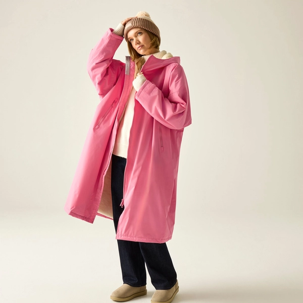 Regatta Adult Waterproof Changing Robe | Pink Lemonade