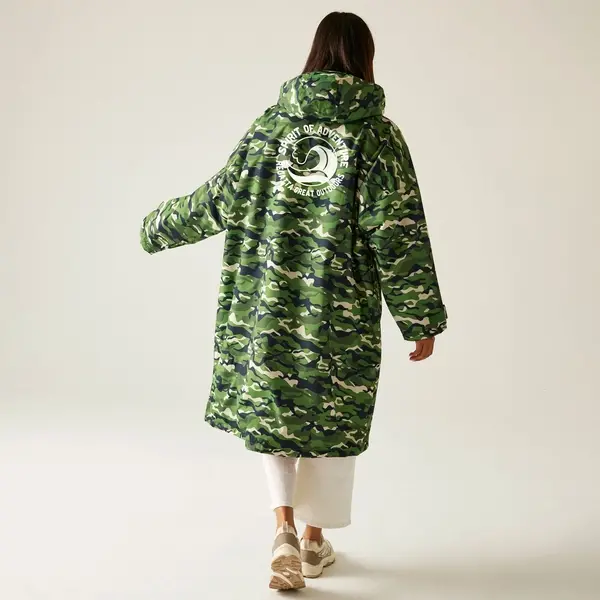 Regatta Adult Waterproof Changing Robe | Green