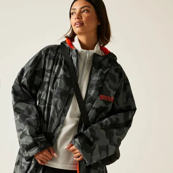 regatta Adult Waterproof Changing Robe | Grey